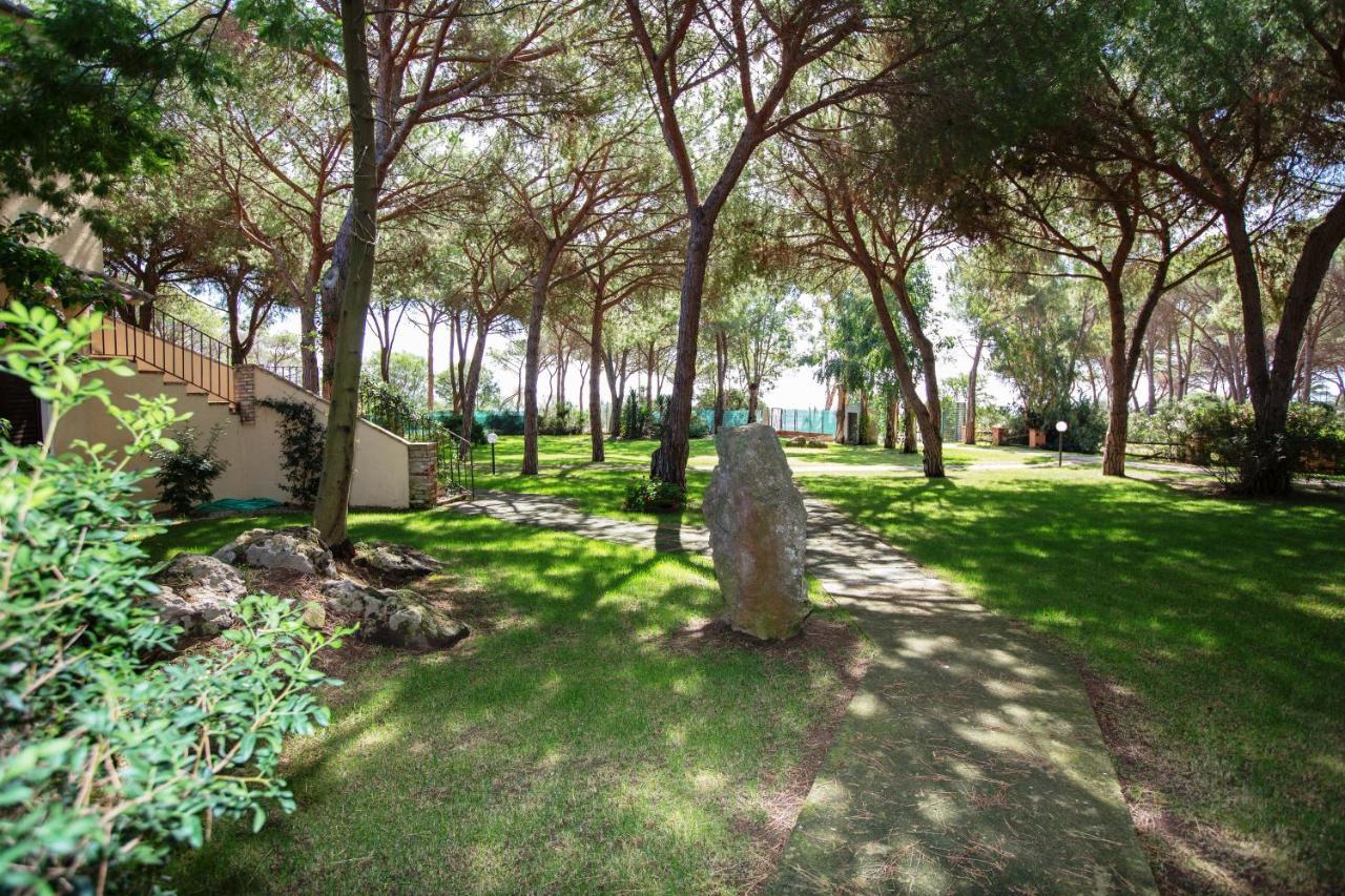 Baia Delle Palme Beach Santa Margherita di Pula Exteriör bild