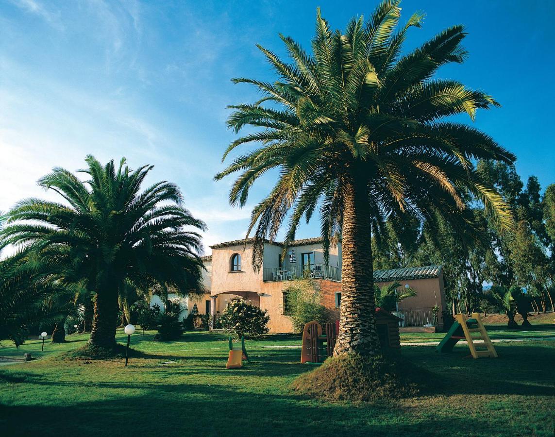 Baia Delle Palme Beach Santa Margherita di Pula Exteriör bild